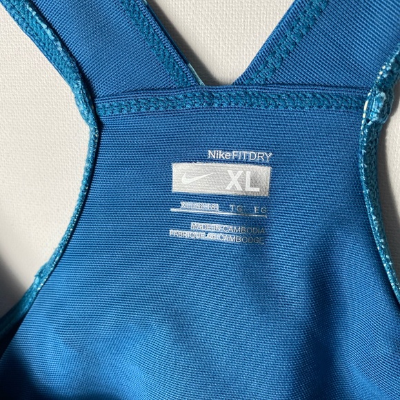 Nike polkadot sports tank top, Size XL (16-18) - Picture 4 of 9